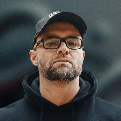 Mik Skuza