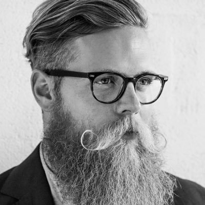 Tobias van Schneider