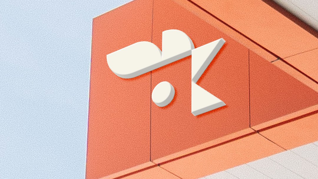 Krunchicken — © - The logo modernist ✺