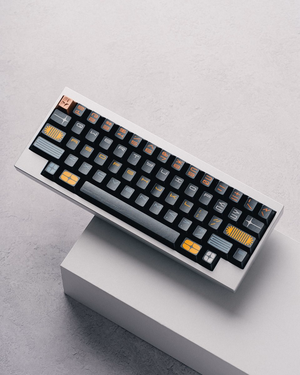 Zephyr x Neson Z1 keyboard with GMK Expo keycaps - Captain Sterling